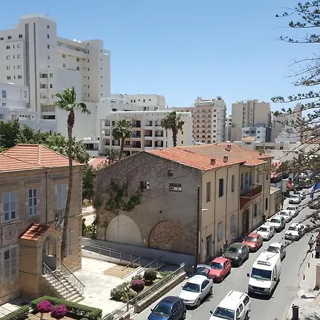 Alex Seaview 32 Larnaca