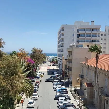 Alex Seaview 32 * Larnaca